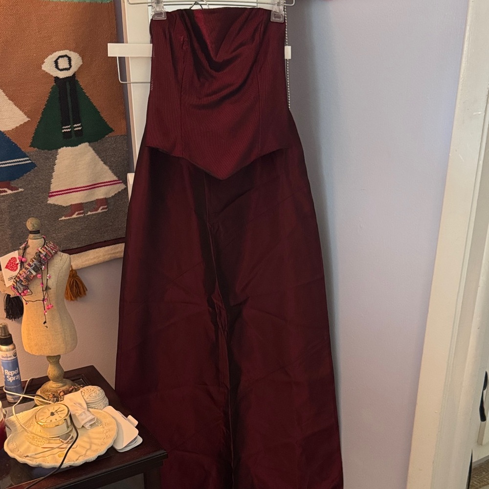 NWT Elegant Burgundy skirt with corset